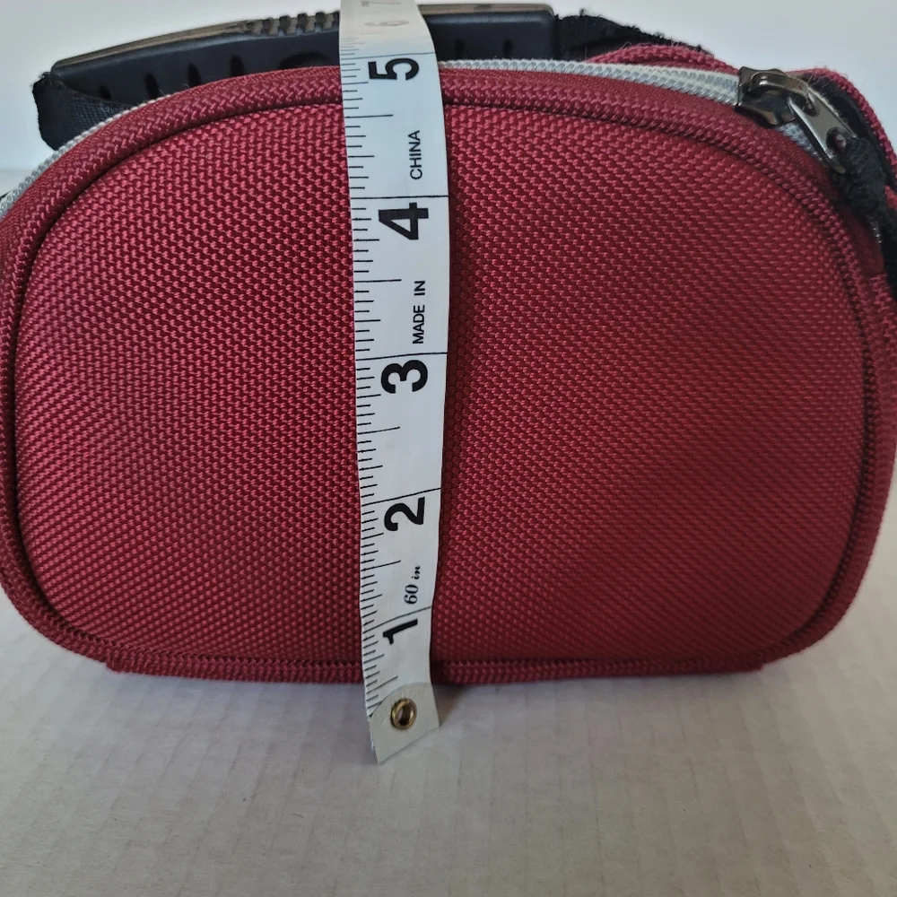 KENNETH COLE REACTION VTG Cross body Camera Case Bag Red Y2k